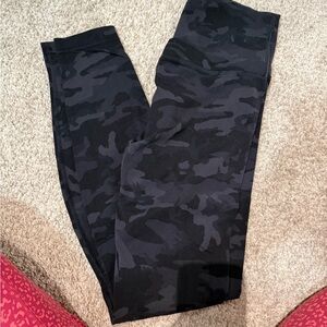 Lululemon Black Camouflage Leggings- No inside tag probably 6/8 28 length